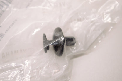 New OEM Yamaha 90269-07076-00 Special Shape Rivet NOS
