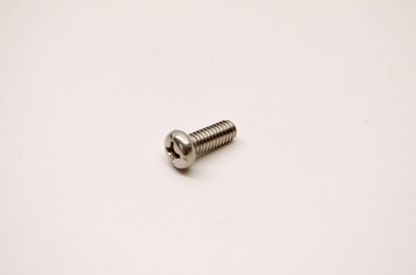 OEM Yamaha 98580-04010-00 Pan Head Screw NOS