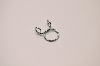 New OEM Yamaha 90467-100A1-00 Clip NOS