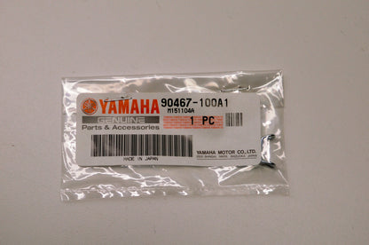 New OEM Yamaha 90467-100A1-00 Clip NOS