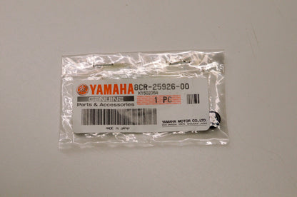 New OEM Yamaha 8CR-25926-00-00 Bolt NOS