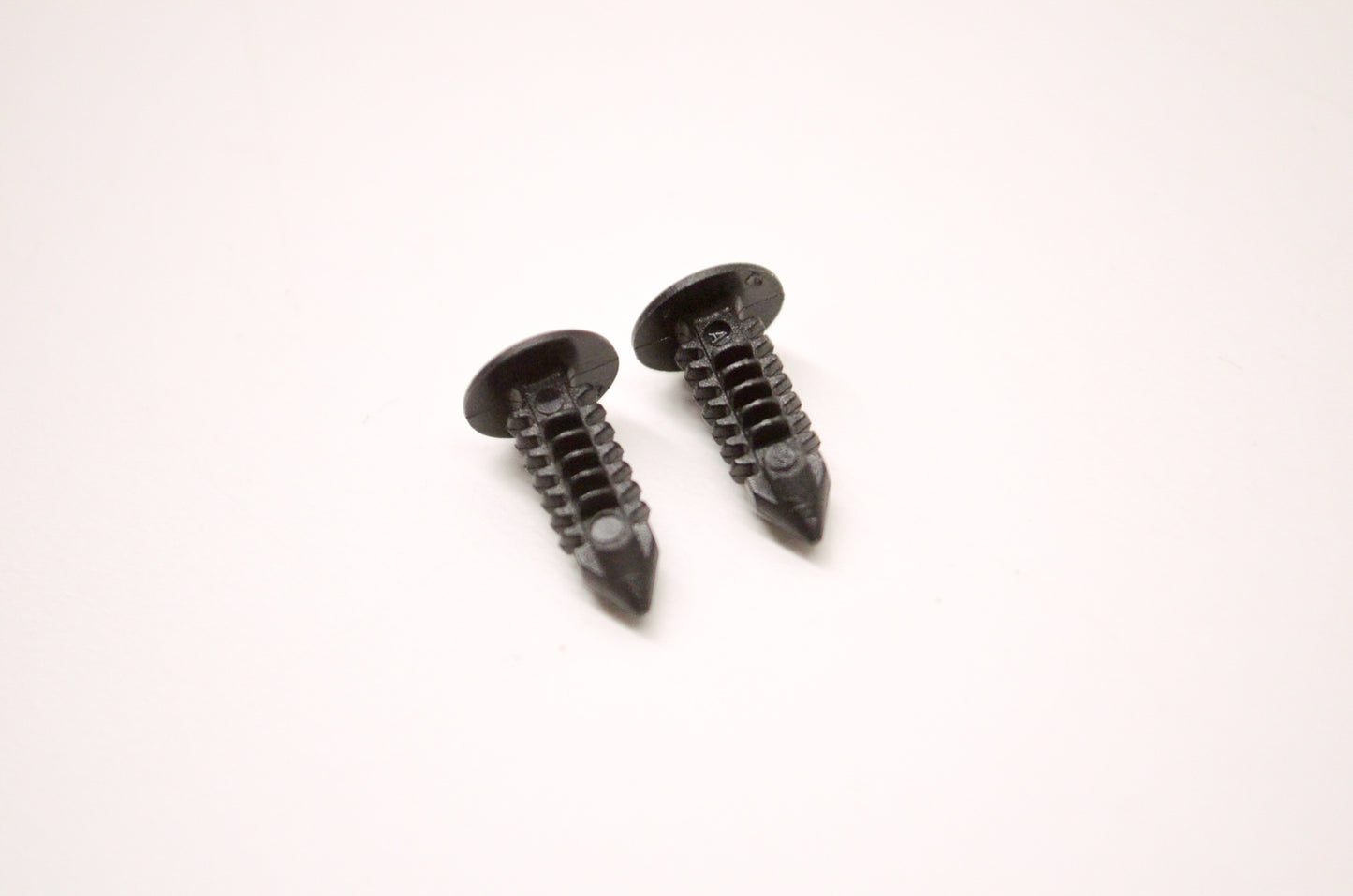 OEM Yamaha 8JP-RA510-00-00 Rivet Qty 2 NOS