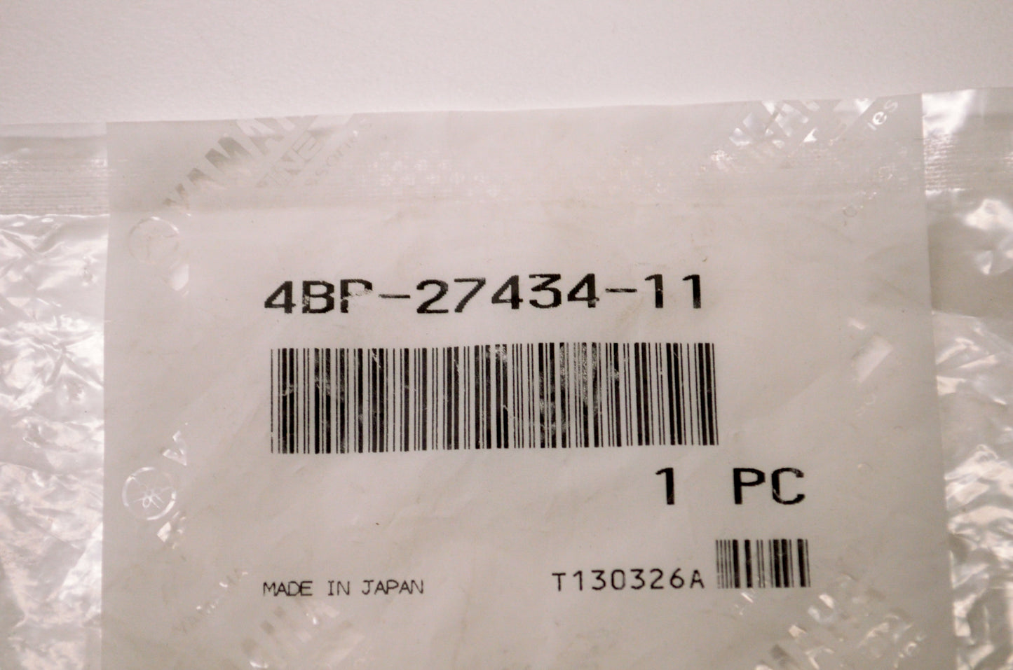 New OEM Yamaha 4BP-27434-11-00 Bolt NOS