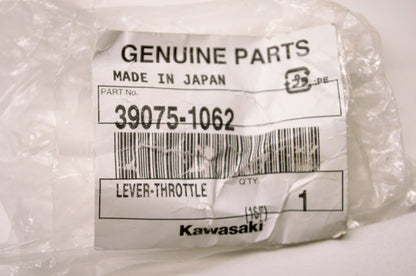 New OEM Kawasaki 39075-1062 Throttle Lever NOS