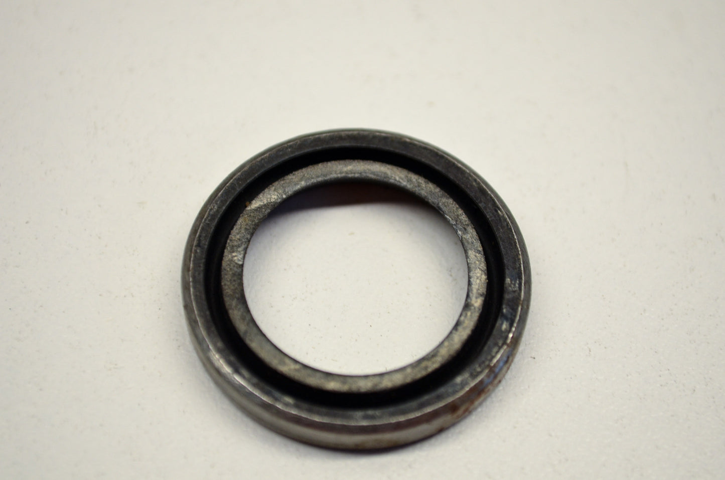 OEM Mercury 26-20465 Seal 100 150 200 250 700 800 NOS