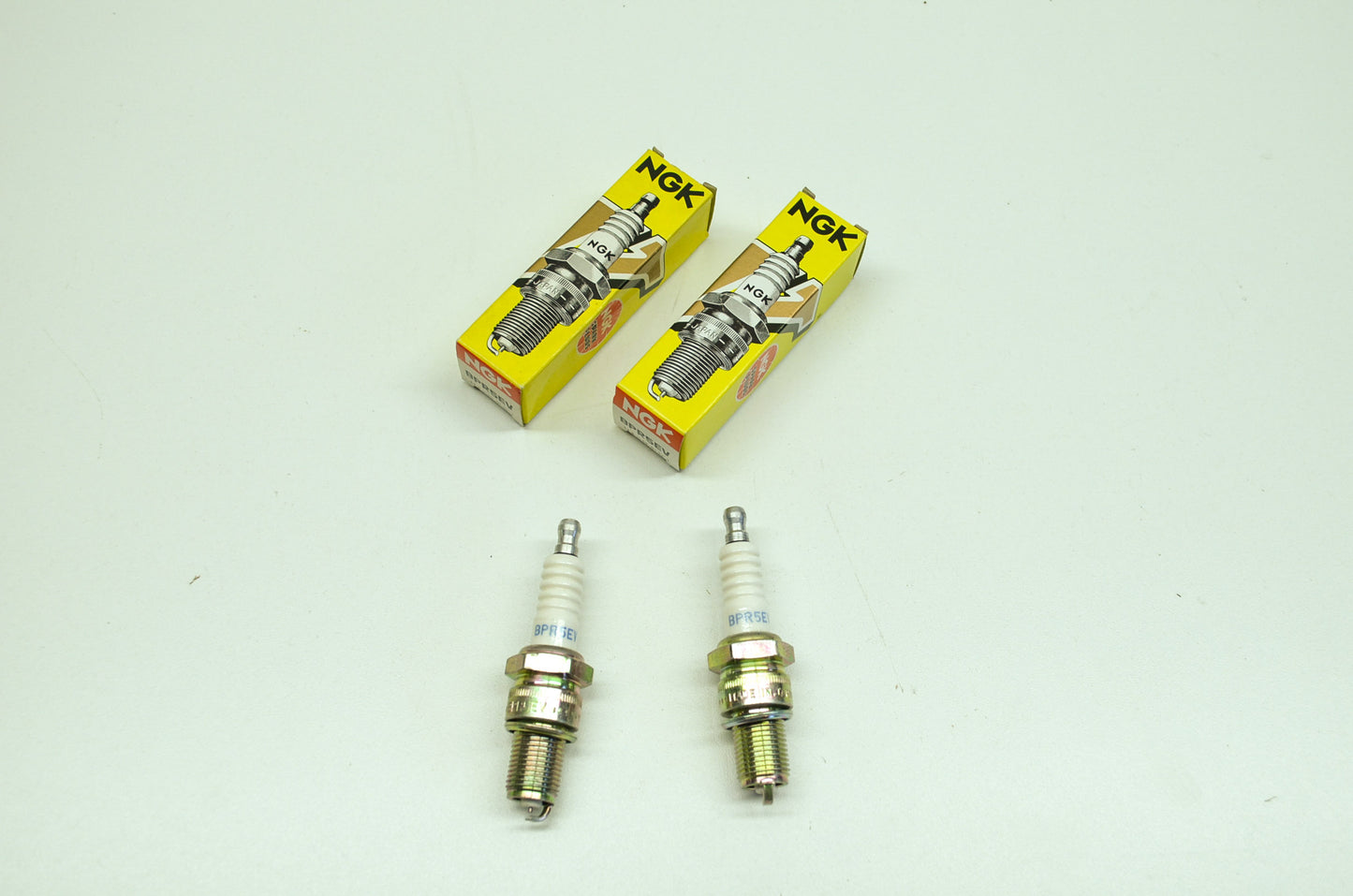 New NGK BPR5EV Spark Plugs Qty 2 NOS