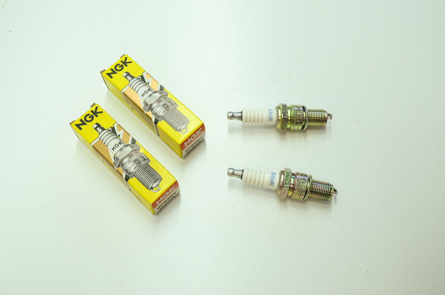 New NGK BPR5EV Spark Plugs Qty 2 NOS