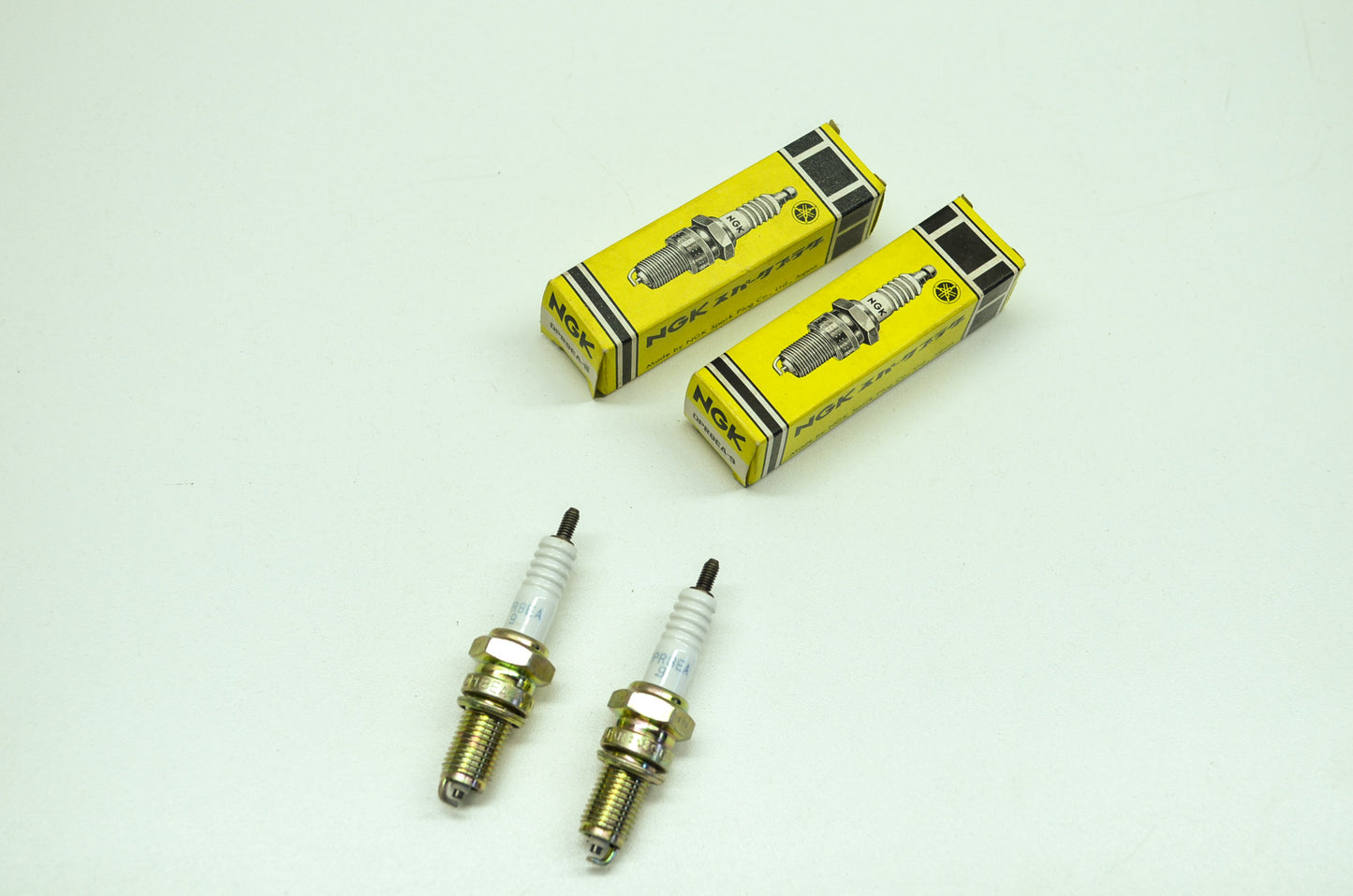 New NGK DPR8EA-9 Spark Plugs Qty 2 NOS