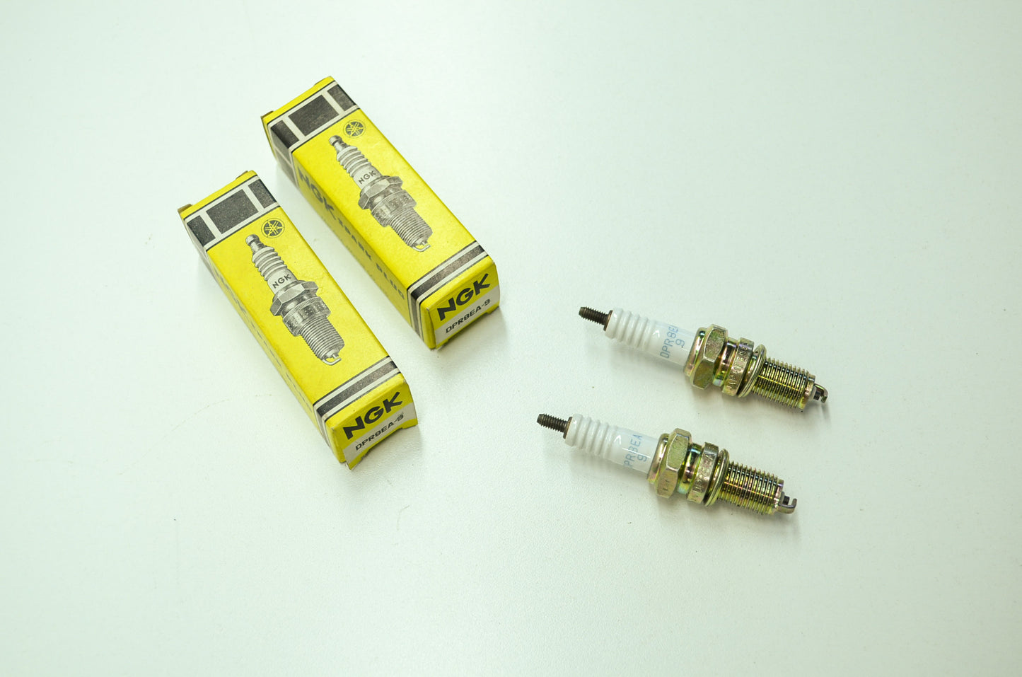 New NGK DPR8EA-9 Spark Plugs Qty 2 NOS