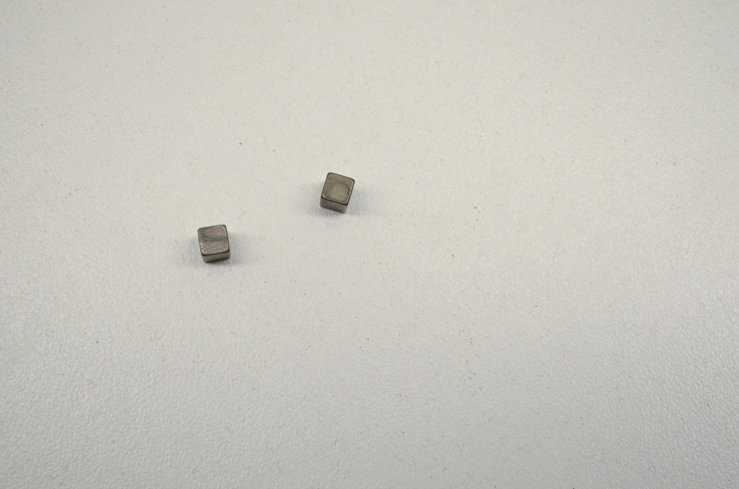 New OEM Mercury Retainer Keys Qty 2 Mercruiser Racing Sterndrive NOS