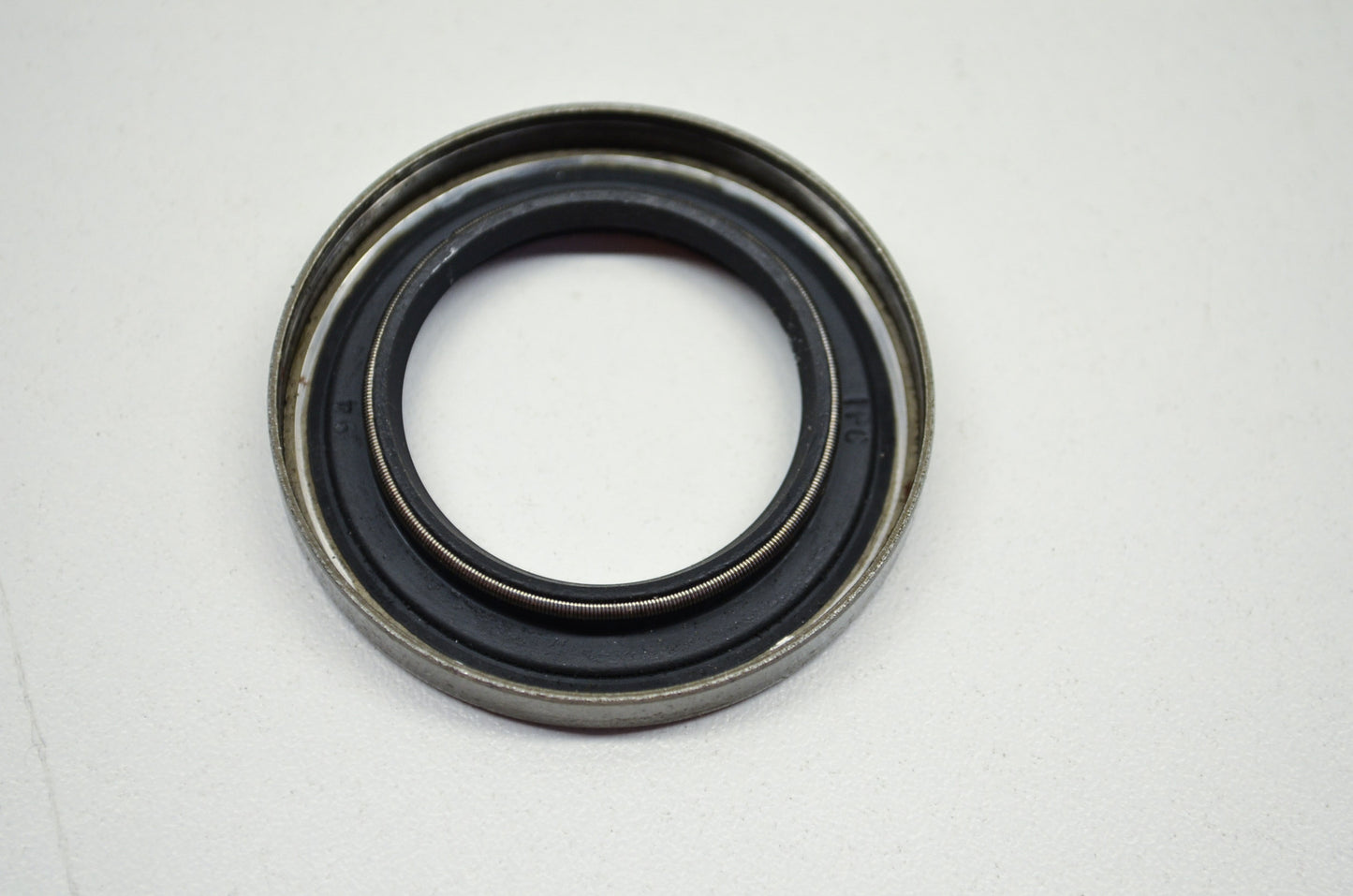 New OEM Mercury Crank Seal Mariner 70 80 90 115 225 140 300 350 400 450 500 650