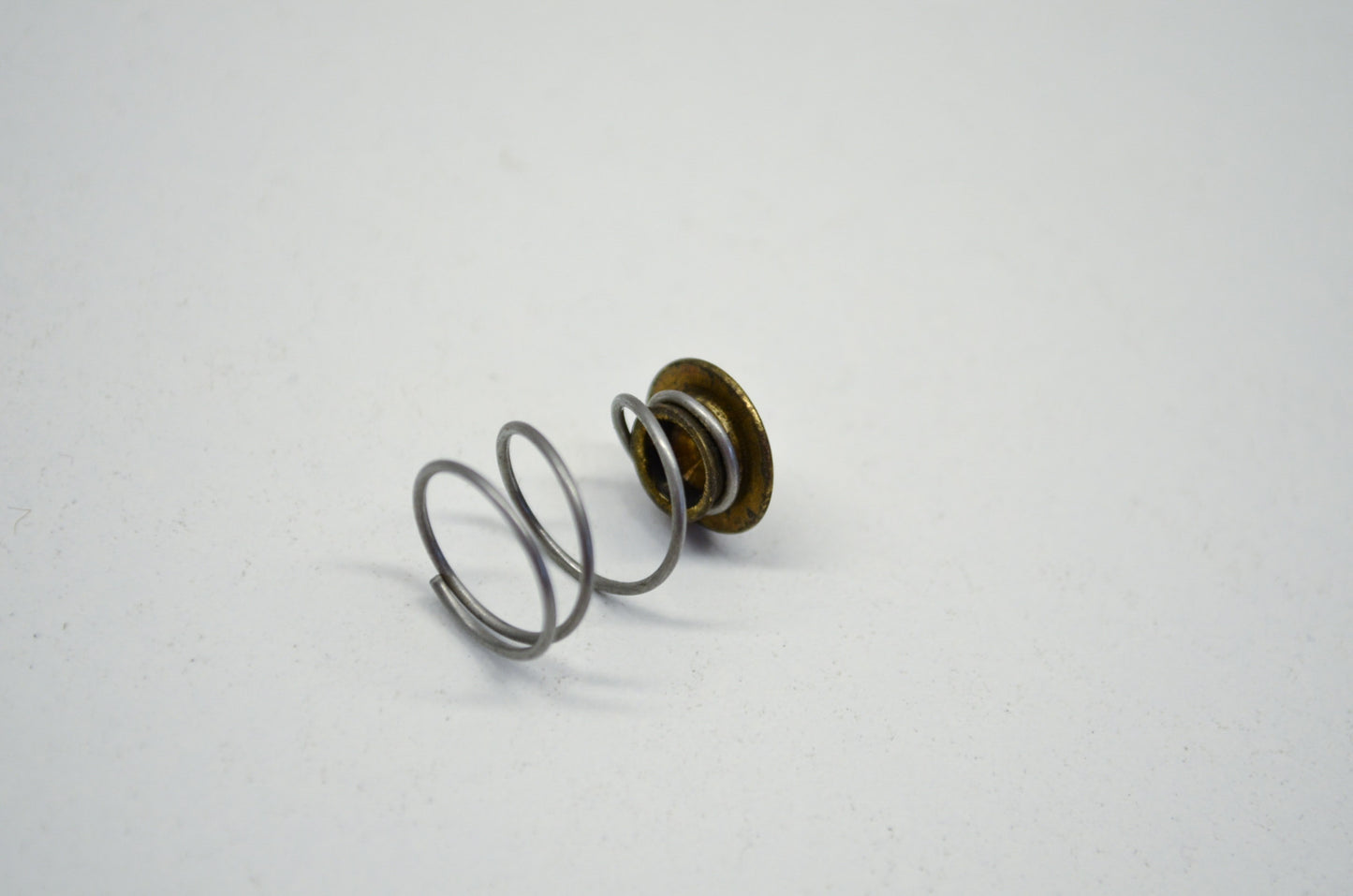 New OEM Mercury Spring and Contact Assy 60 75 110 20 350 400 500 NOS