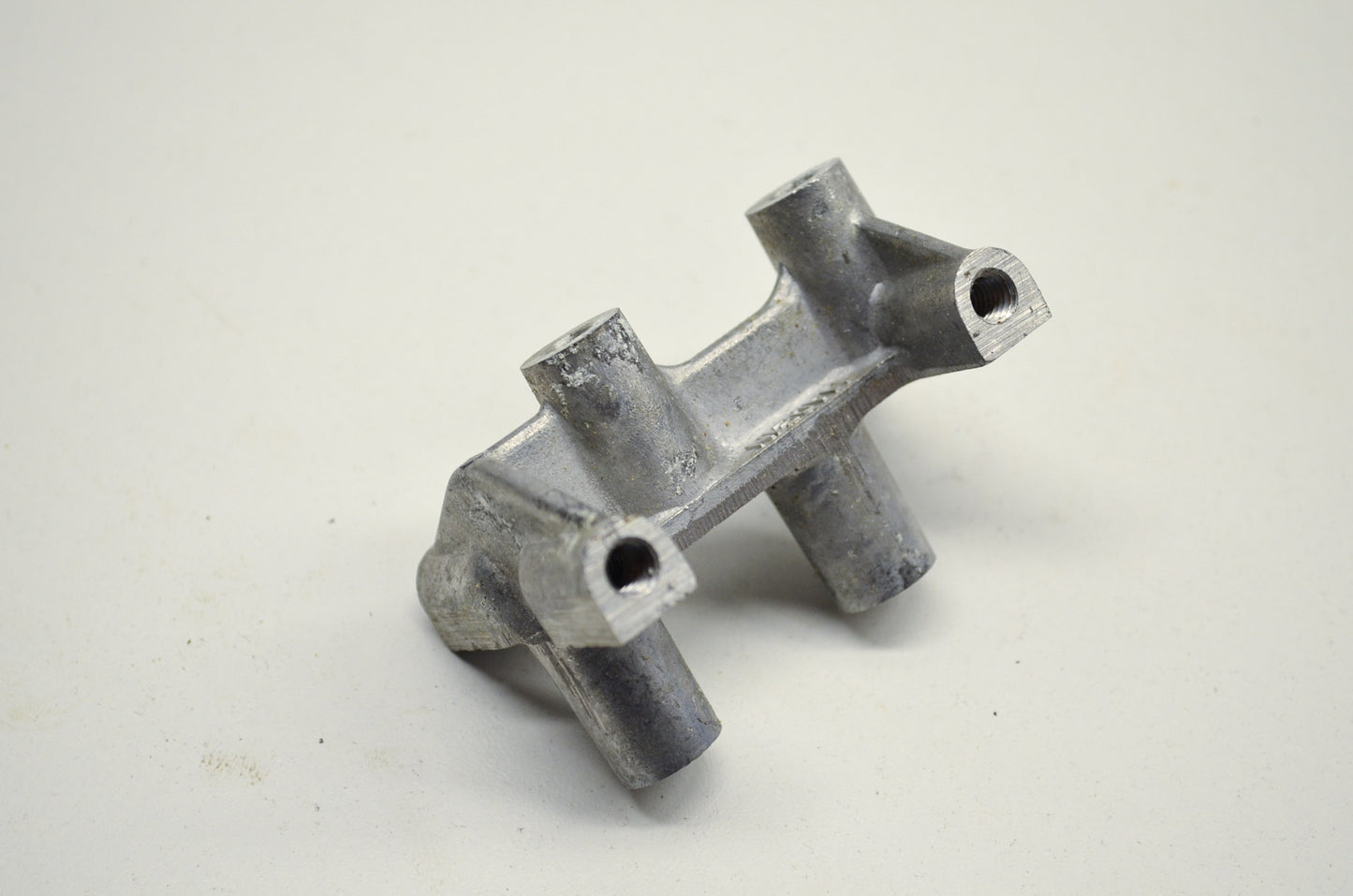 OEM Arctic Cat 3000-195, 318801-8472-00 Kawasaki Coil Bracket NOS