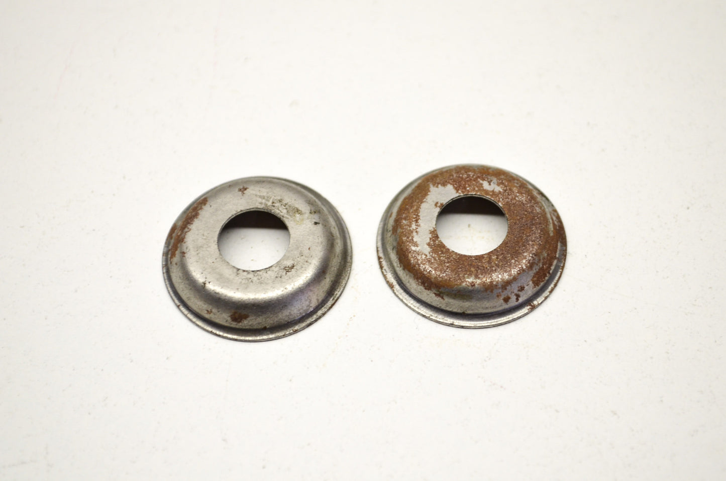 Snap Cap Cover Retainers Qty 2 NOS
