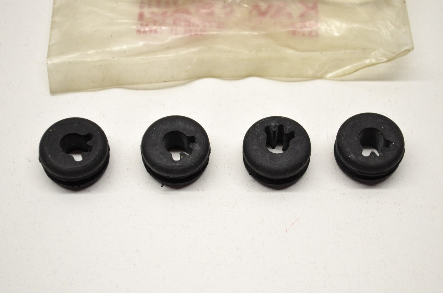 OEM Kawasaki 3000-070 318505-8164-00 Grommet QTY 4 NOS