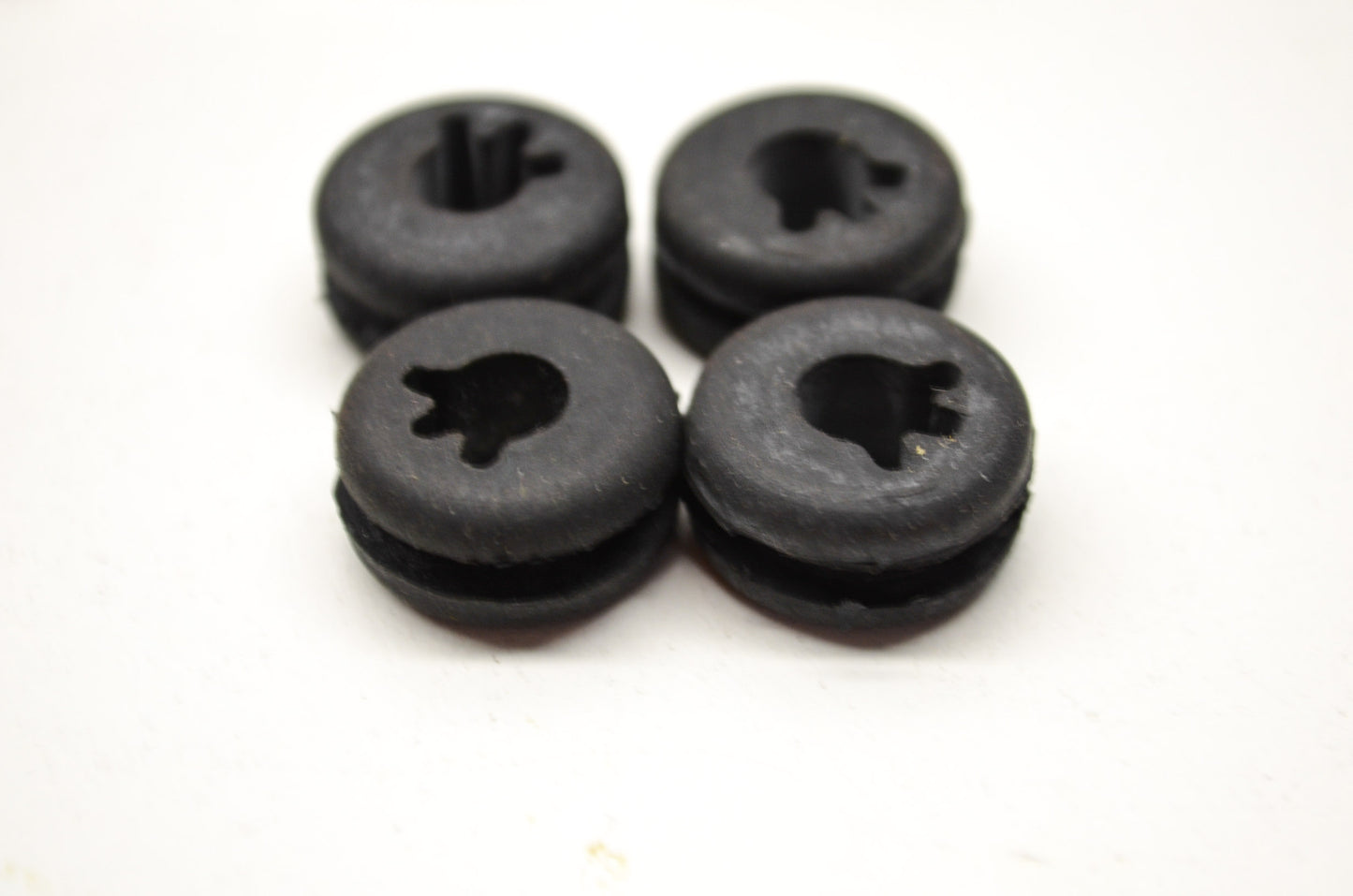 OEM Kawasaki 3000-070 318505-8164-00 Grommet QTY 4 NOS