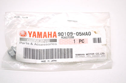 OEM Yamaha 90109-05MA0-00 Bolt