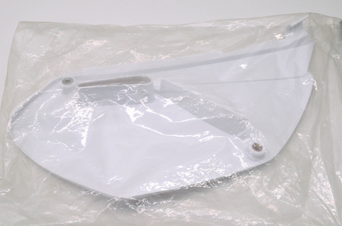 OEM Yamaha 5PA-21711-00-00 Side Cover 1 NOS