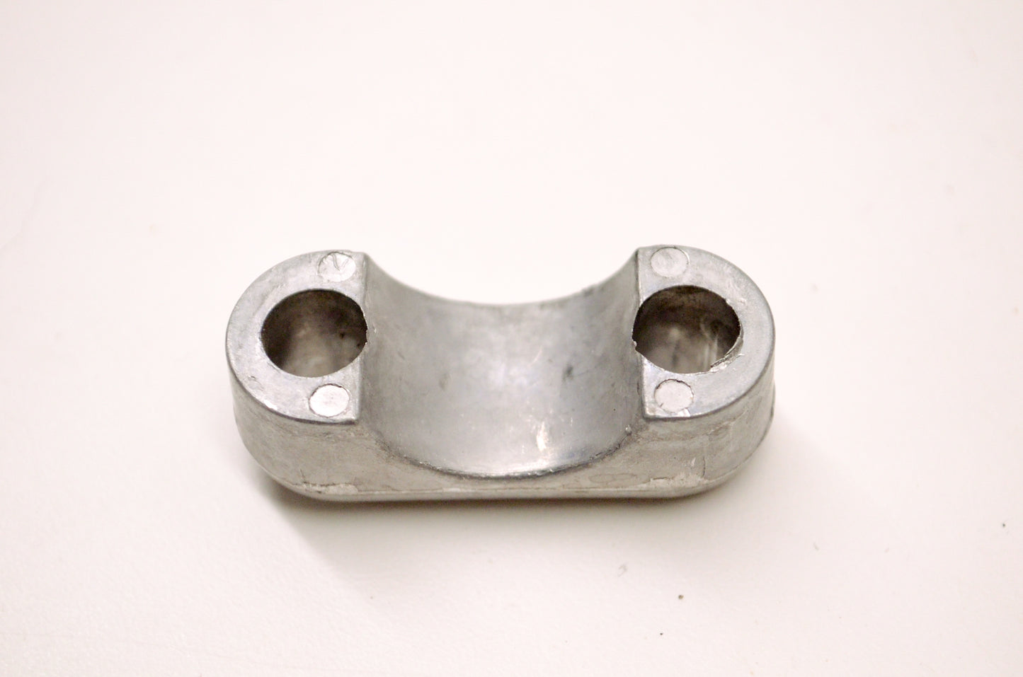 Aftermarket 277000013 Handle Support NOS