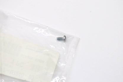 New OEM Yamaha GP7-U724D-00-00 Knob Screw NOS