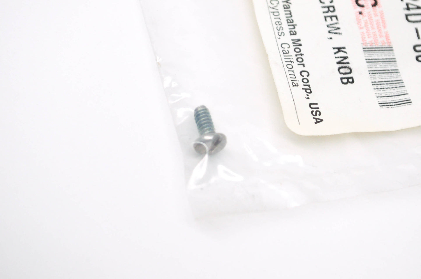 New OEM Yamaha GP7-U724D-00-00 Knob Screw NOS