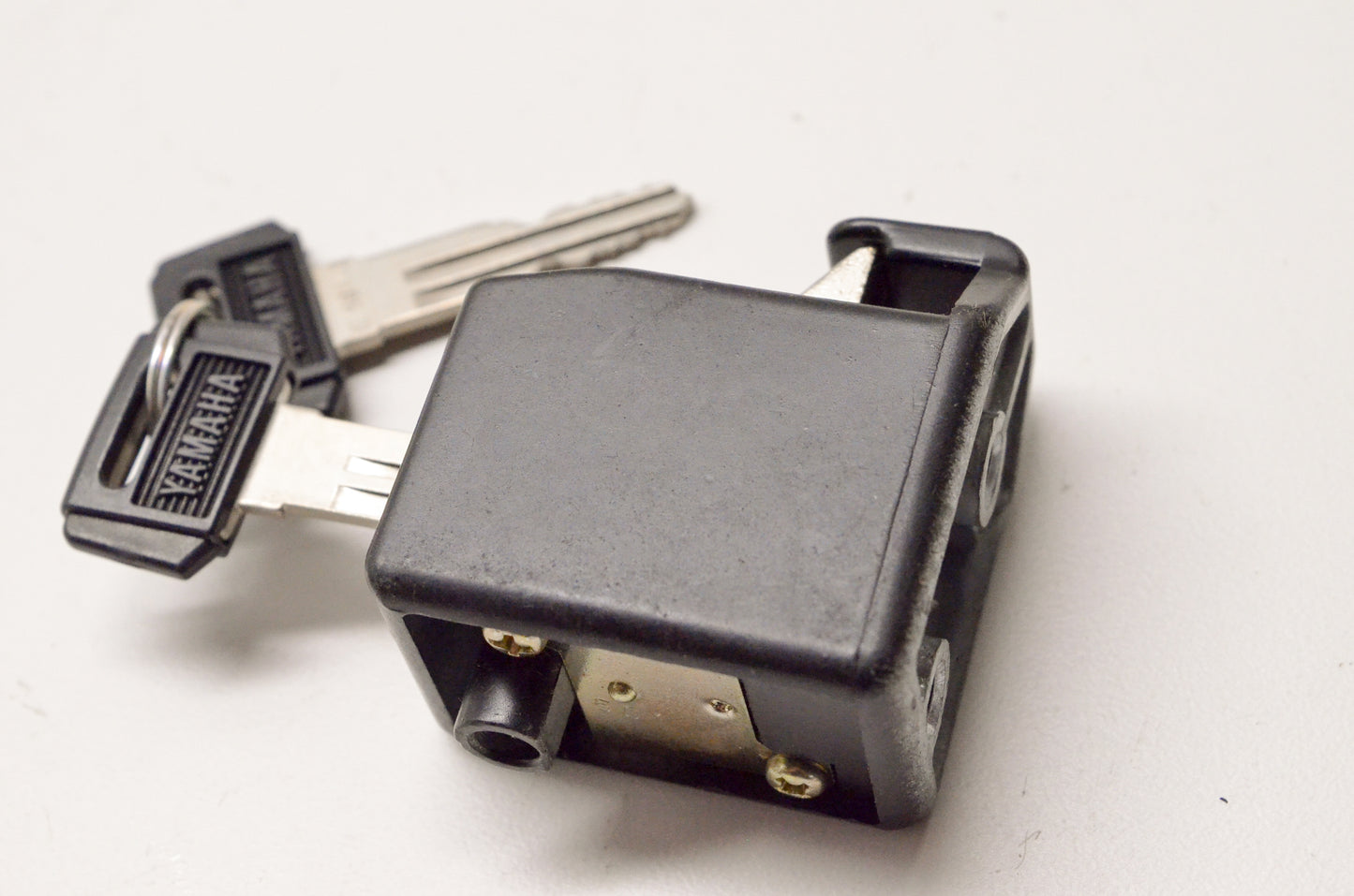 OEM Yamaha 41R-W2843-00-00 Lock Assembly NOS