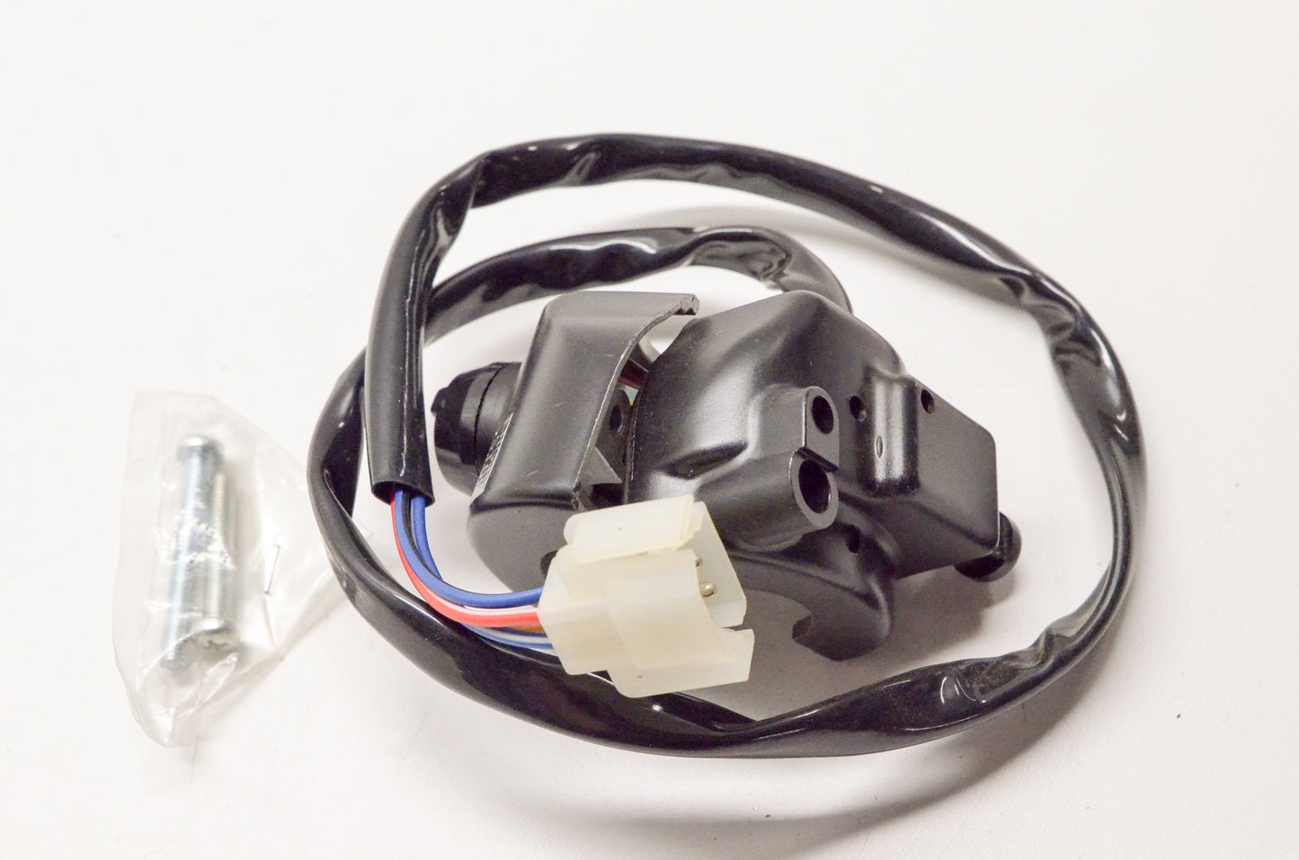 OEM Yamaha 3Y6-83975-00-00 Handle Switch 2 NOS