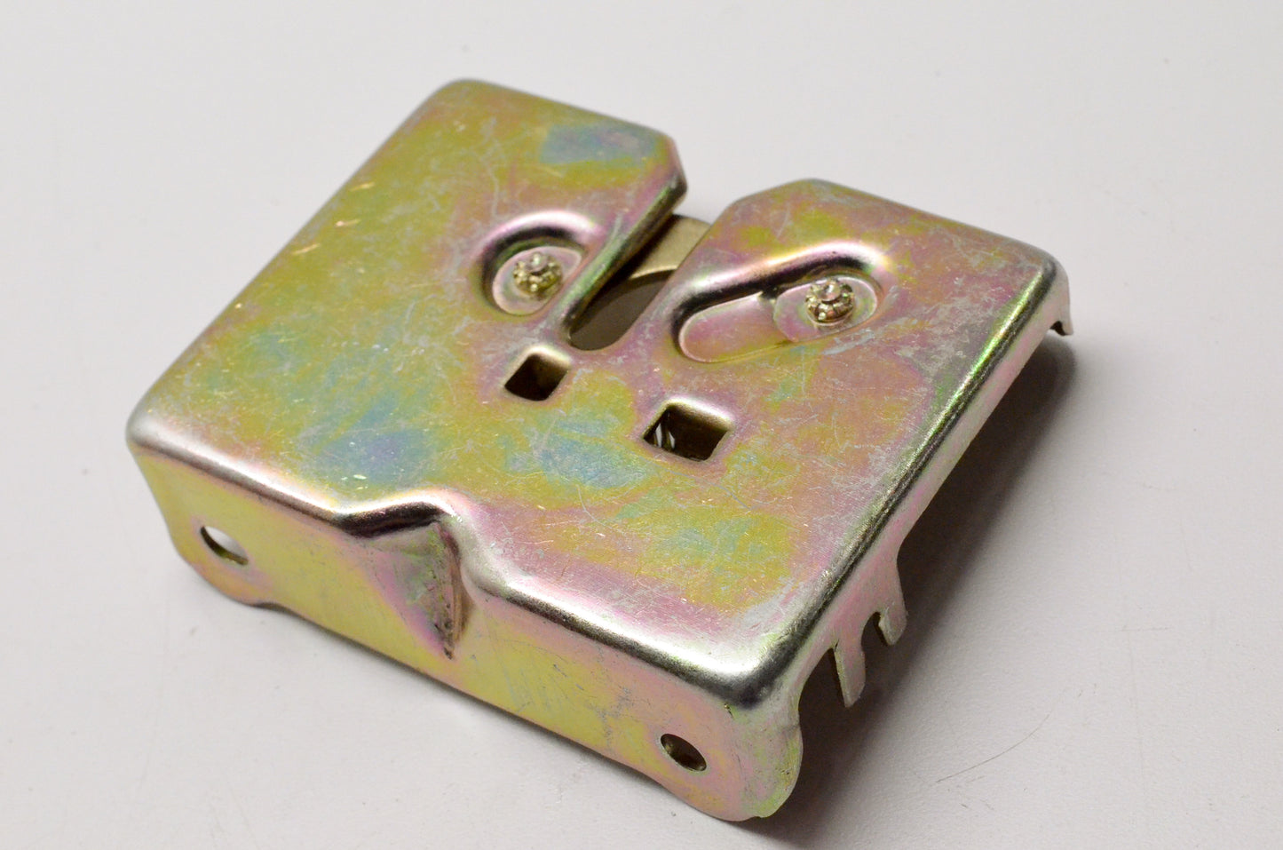 Sym 77235-S1B-A000 Seat Latch Catch NOS