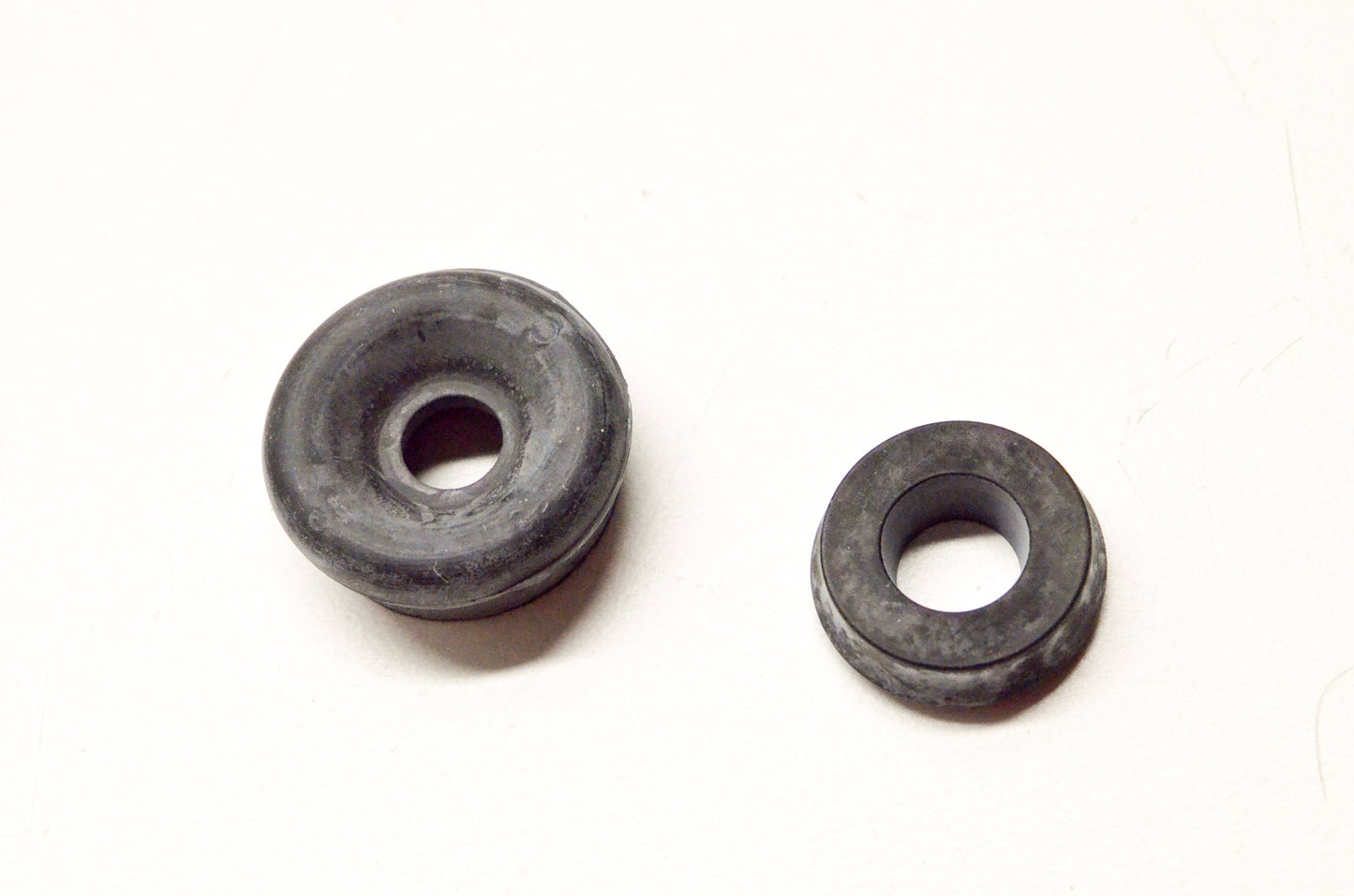 OEM Yamaha 2HR-W0069-00-00 Cup Set NOS