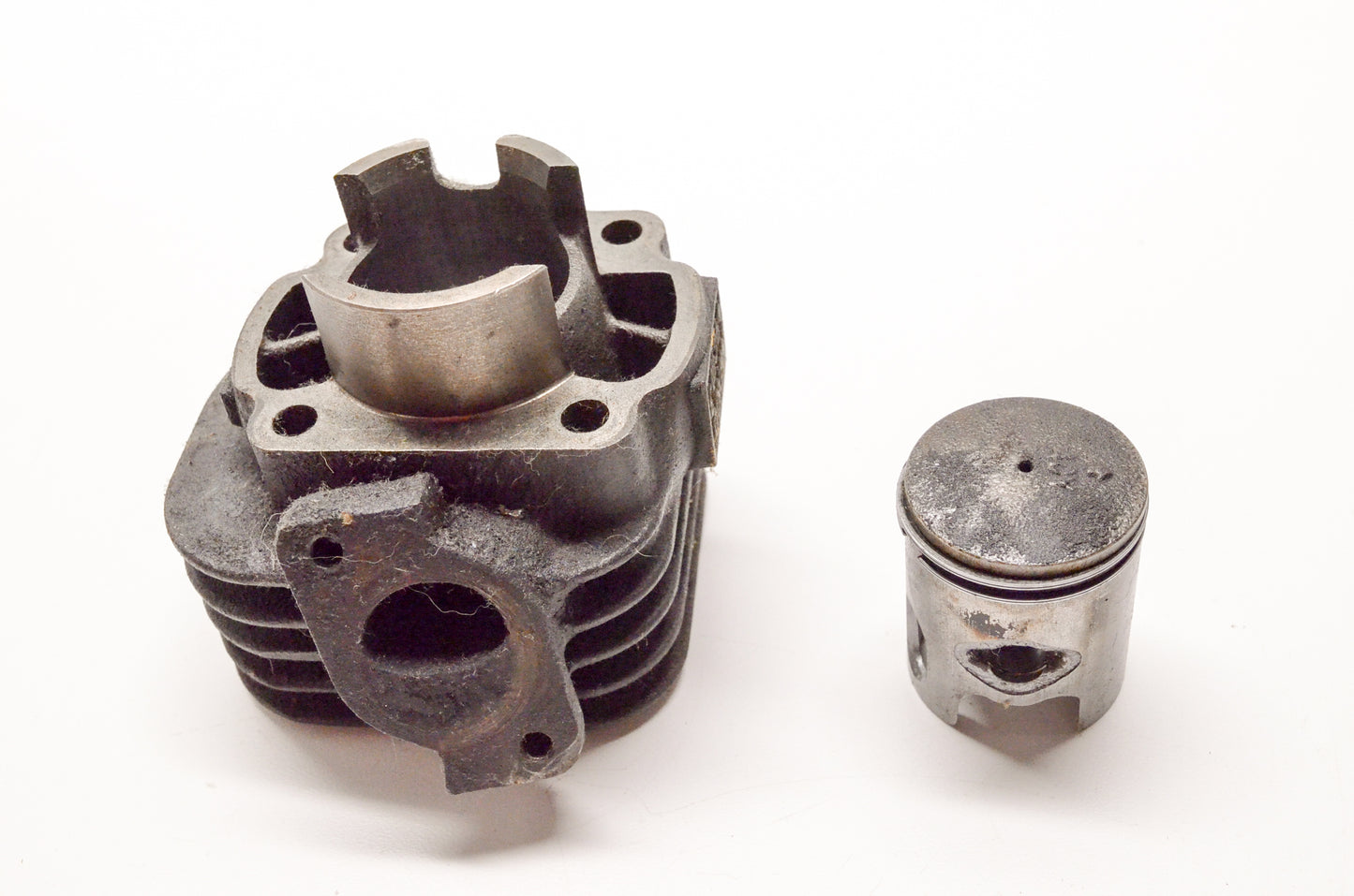 OEM Yamaha 4WX-E1311-00-00 Cylinder 1