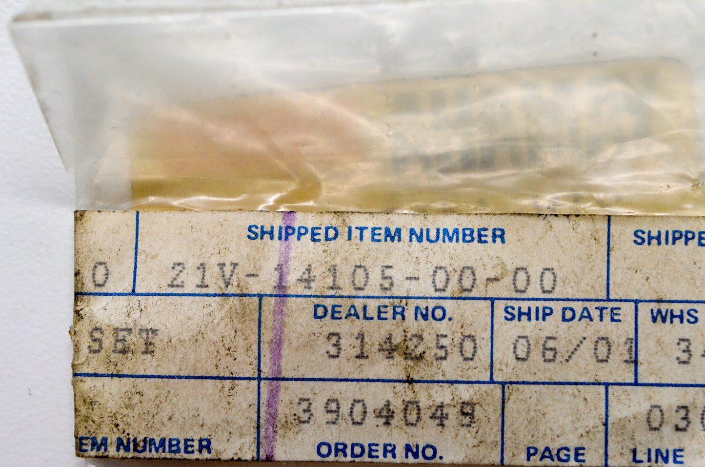 New OEM Yamaha 21V-14105-00-00 Pilot Screw Set NOS