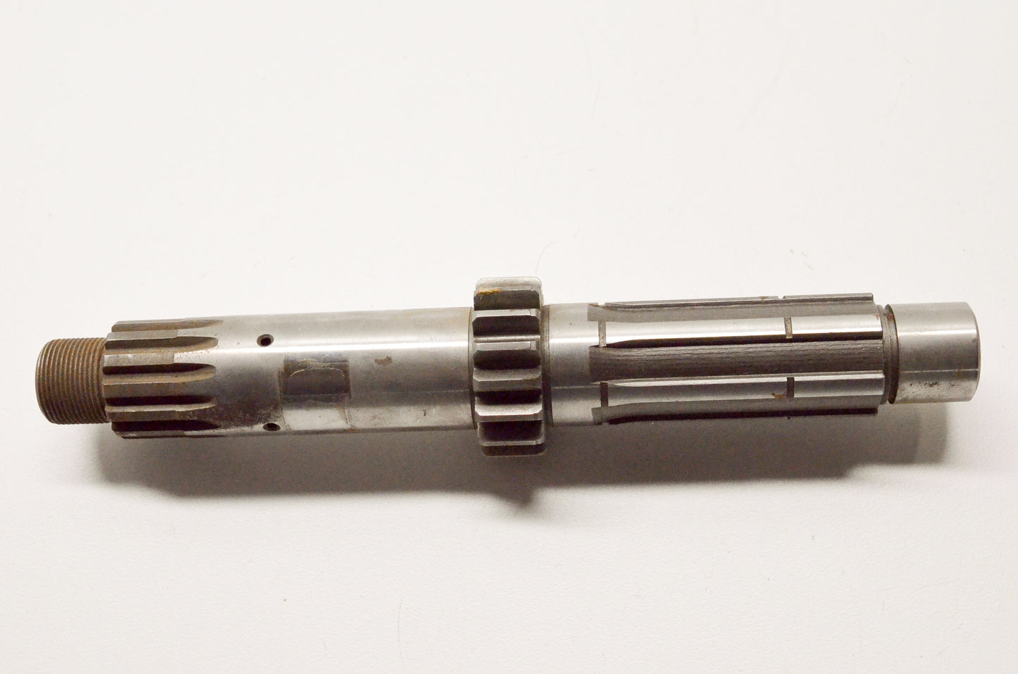 OEM Yamaha 450-17411-00-00 Main Axle NOS