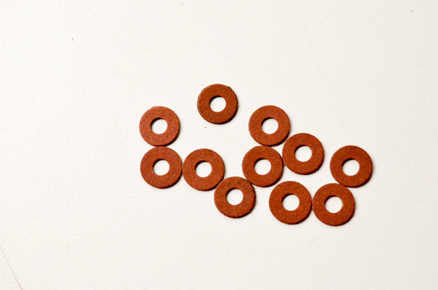 Curtis Noll 9306 3/16 ID 3/8 OD 1/32 Thick Fiber Gasket Washers Qty 11 NOS