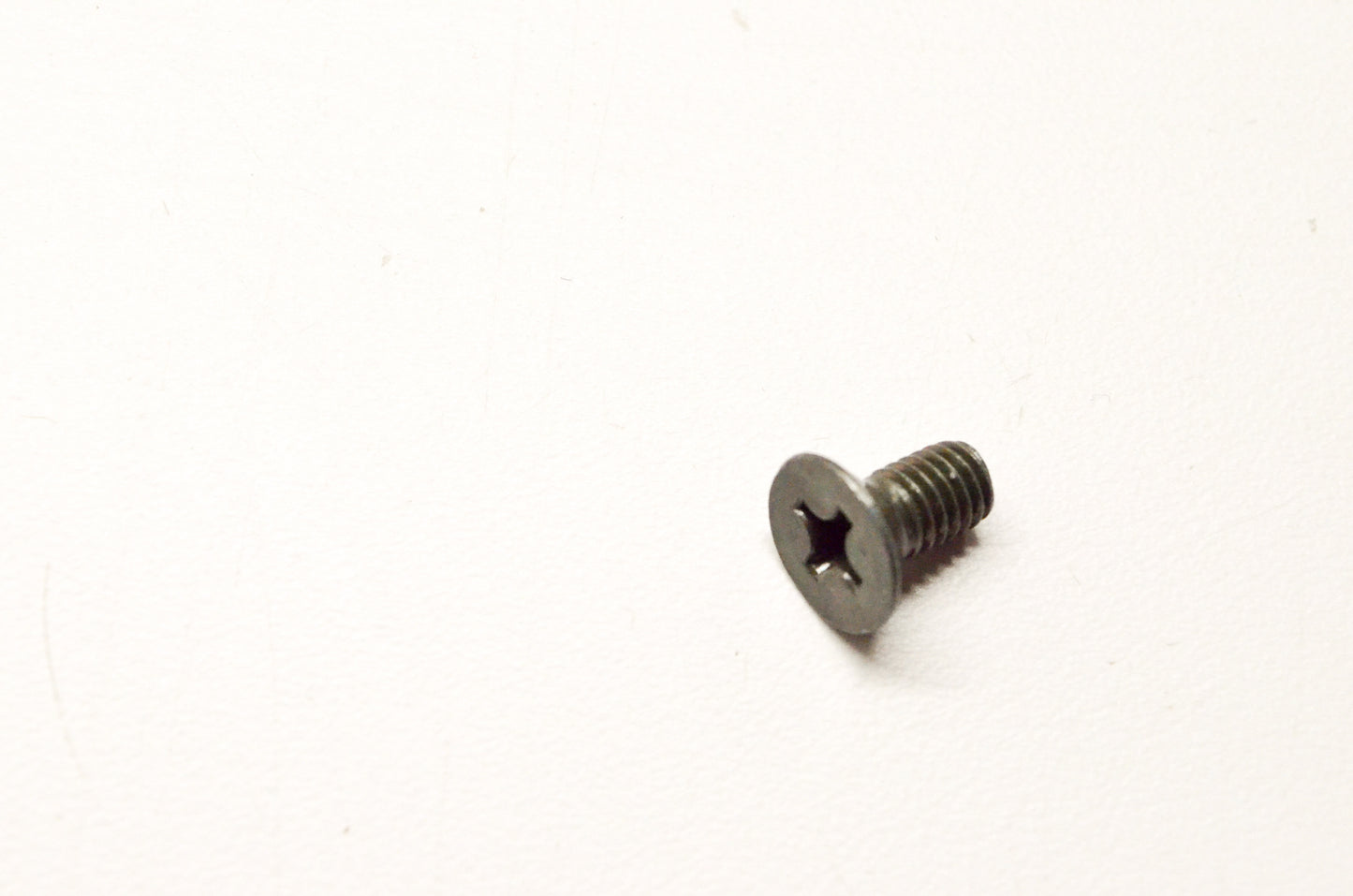 New OEM Yamaha 98707-06012-00 Flat Screw NOS