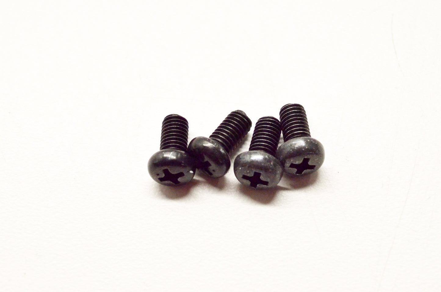 OEM Yamaha 98517-05010-00 Pan Head Screw Qty 4 NOS