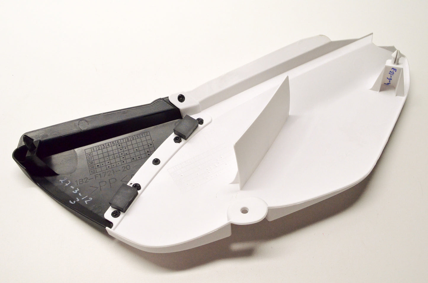 OEM Yamaha 1B2-F1720-00-00 Side Cover Assembly 2
