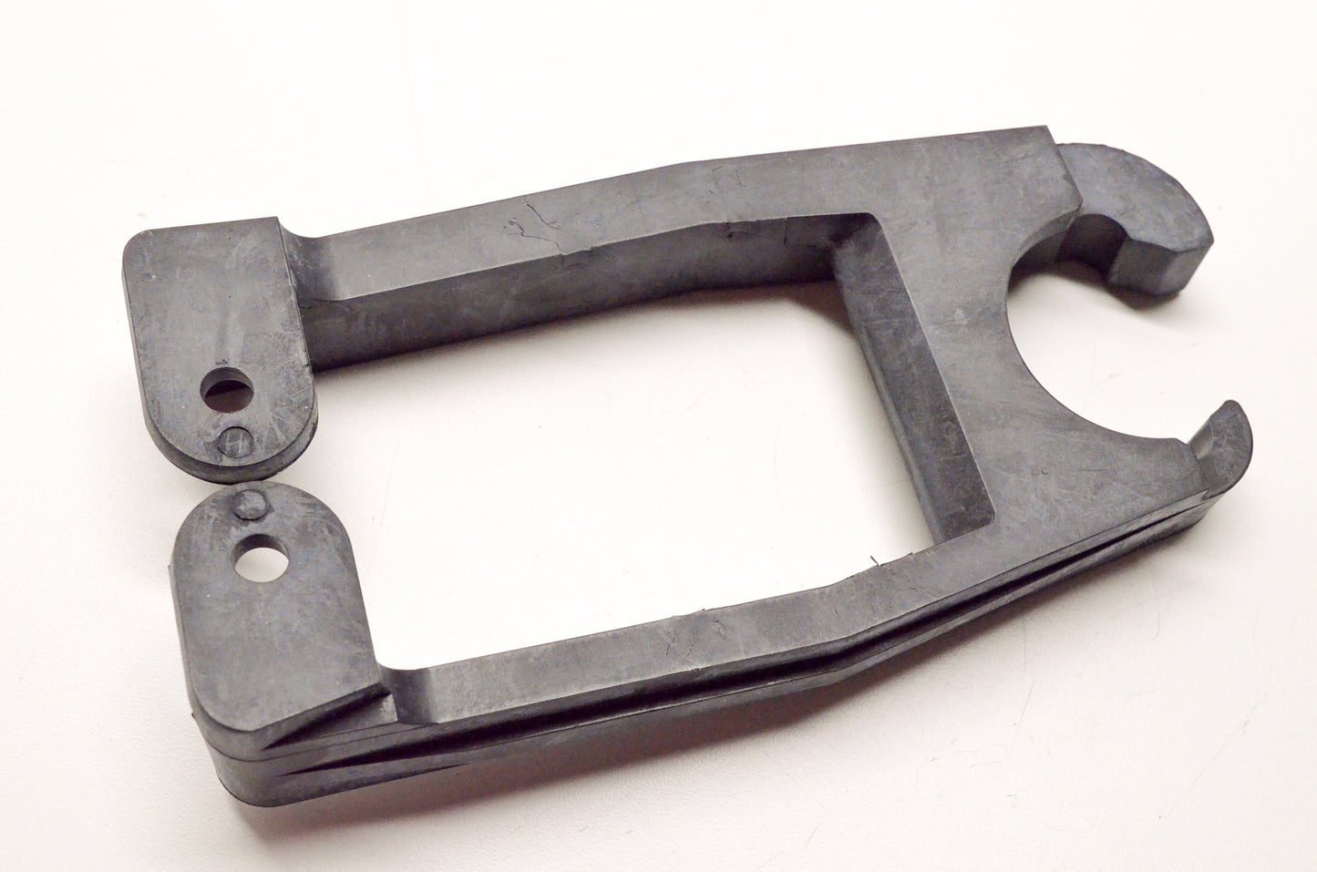 New OEM Yamaha 2GH-22151-00-00 Guard Seal NOS
