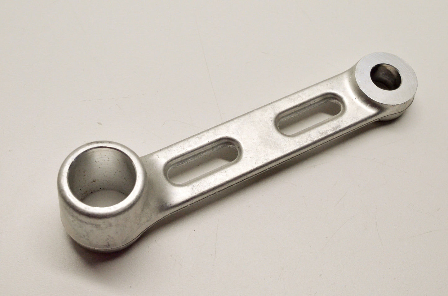 OEM Yamaha 4EW-2217F-00-00 Connecting Rod 1 NOS