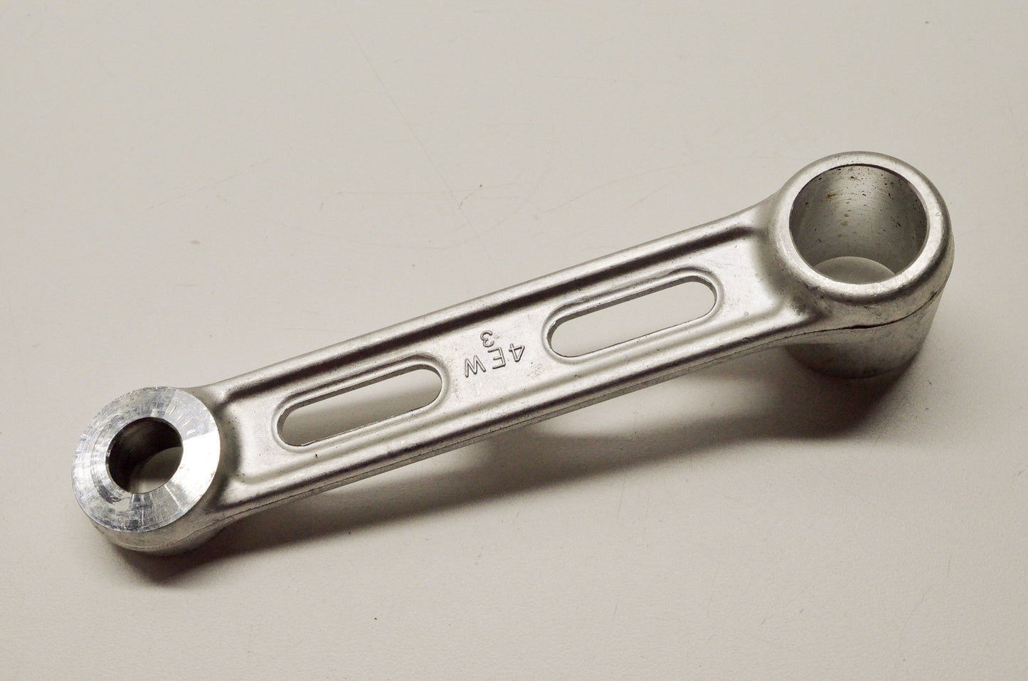 OEM Yamaha 4EW-2217F-00-00 Connecting Rod 1 NOS
