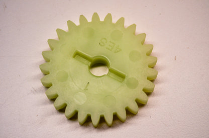 OEM Yamaha 4ES-12459-00-00 Impeller Shaft Gear NOS