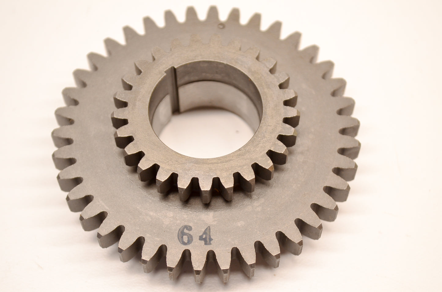 OEM Yamaha 2HT-11536-00-00 Drive Gear NOS