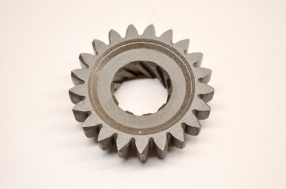 OEM Yamaha 3E5-15641-00-00 Kick Gear NOS
