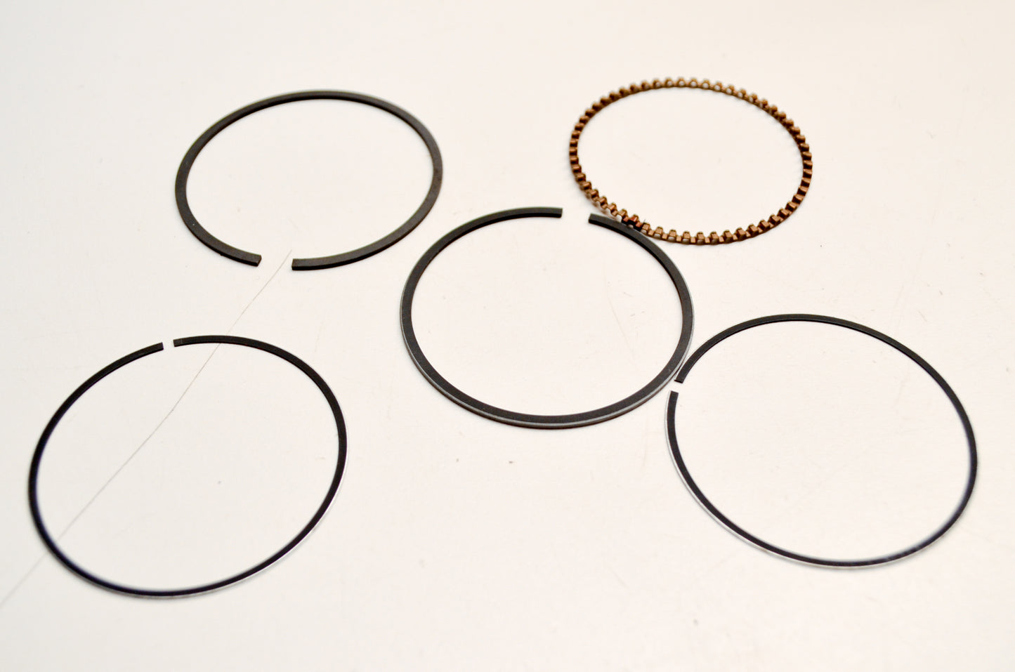 New OEM Yamaha 4CW-E1605-10-00 Piston Ring Set NOS