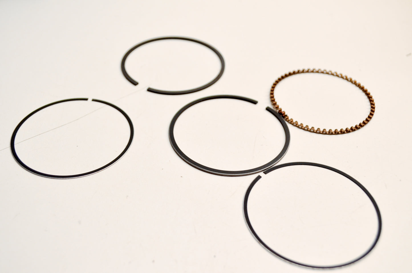 New OEM Yamaha 4CW-E1605-10-00 Piston Ring Set NOS