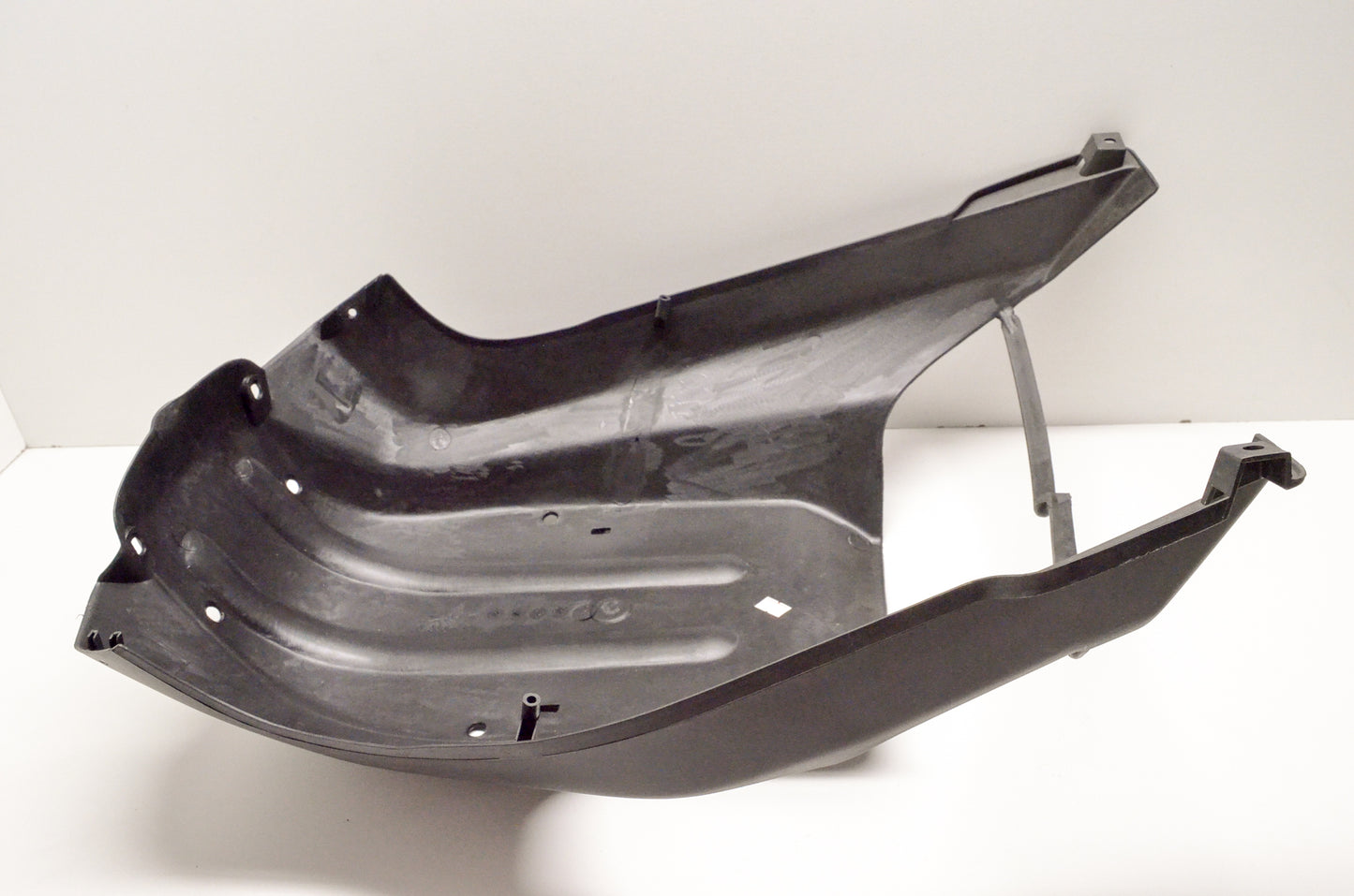 OEM Yamaha 4VP-F8385-01-00 Lower Cover NOS