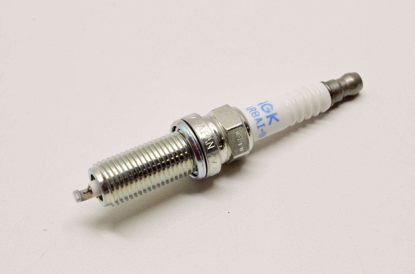 NGK LKAR8AI-9, 6706 Laser Iridium Spark Plug NOS