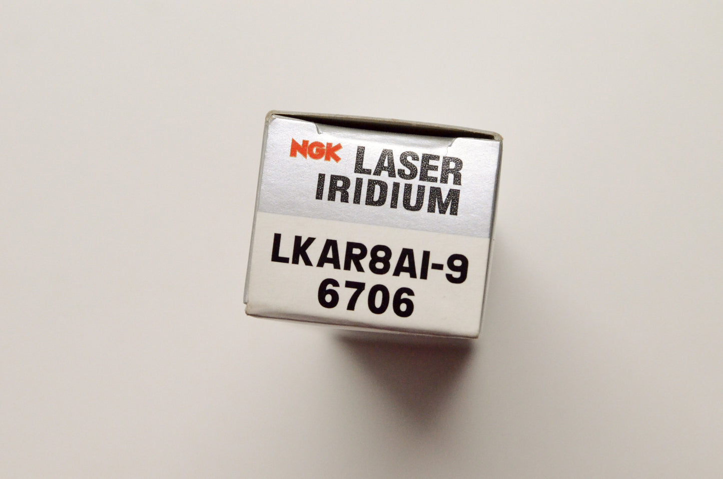 NGK LKAR8AI-9, 6706 Laser Iridium Spark Plug NOS