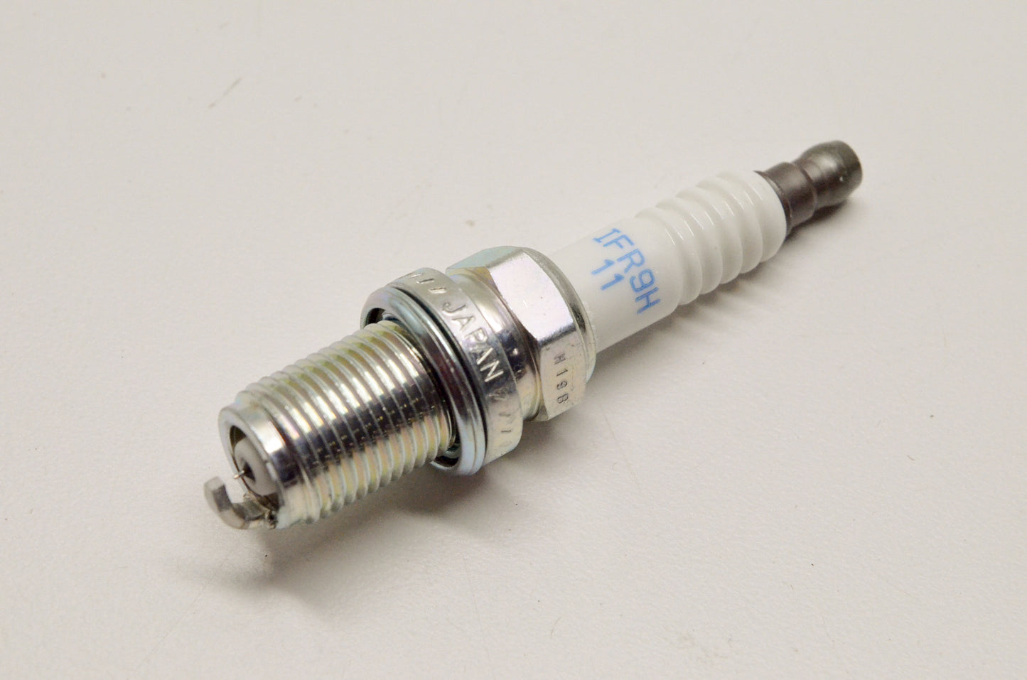 NGK IFR9H11, 6588 Laser Iridium Spark Plug NOS