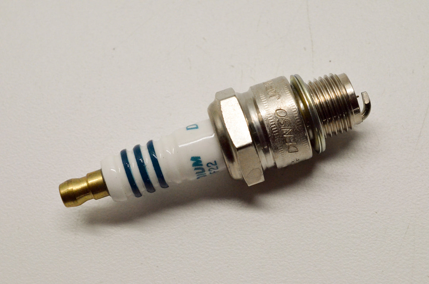 Denso IWF22, 5379 Iridium Power Spark Plug NOS