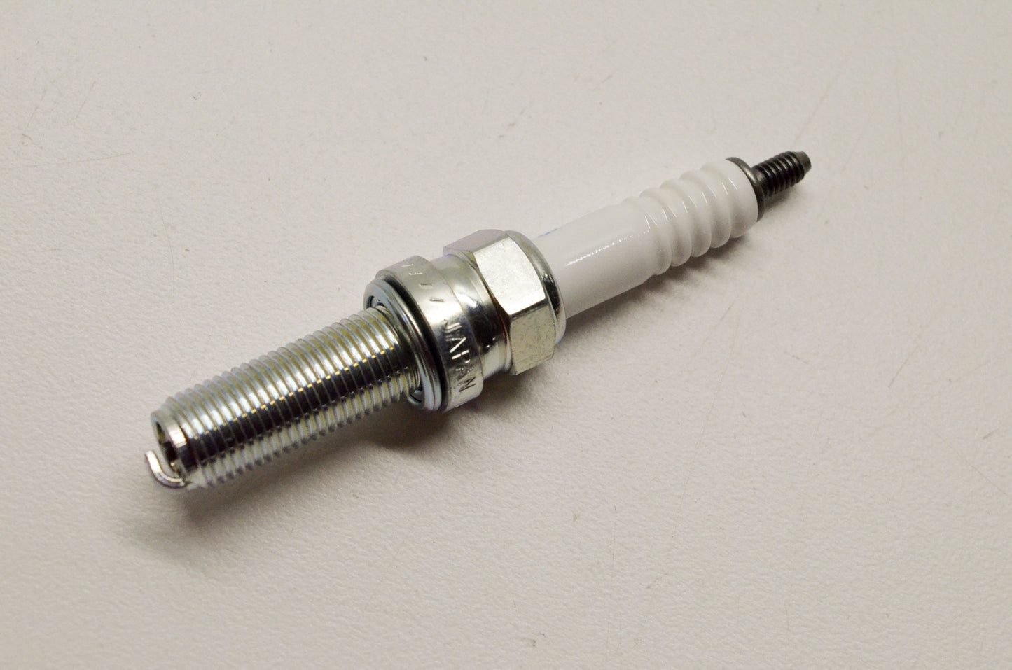NGK LMAR8G, 95627 Standard Spark Plug NOS